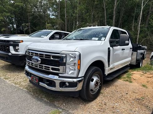 Used 2023 Ford F350 XL w/ XL Chrome Package RWD image 2