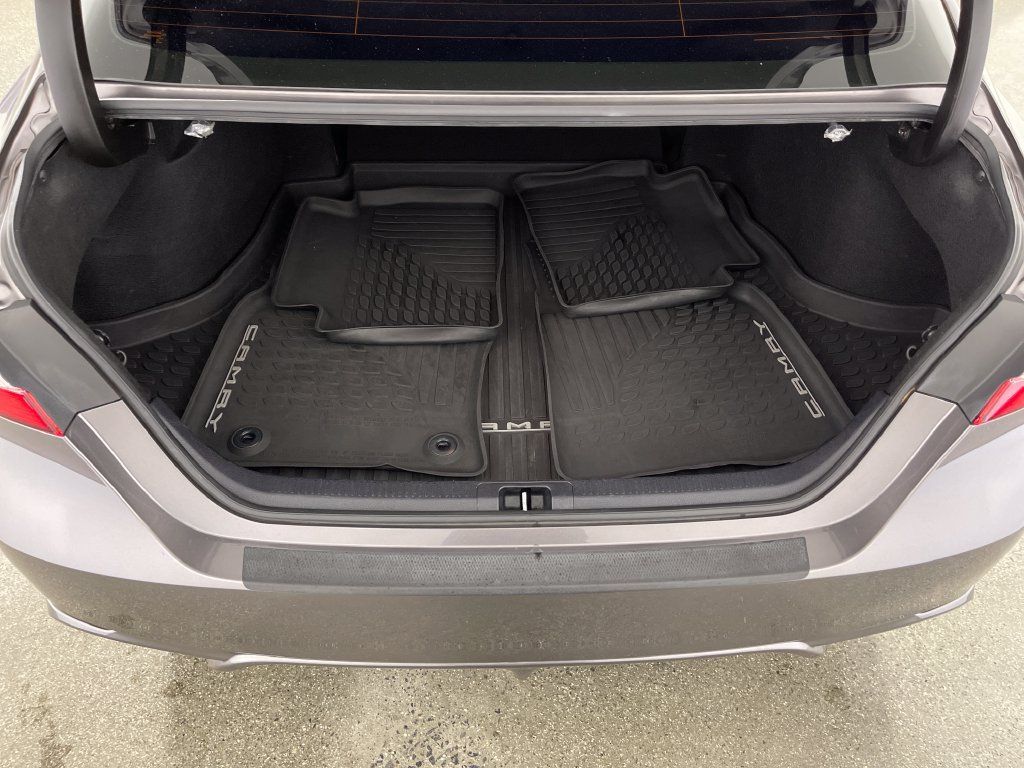 Certified 2020 Toyota Camry SE w/ Sunroof Package FWD image 10