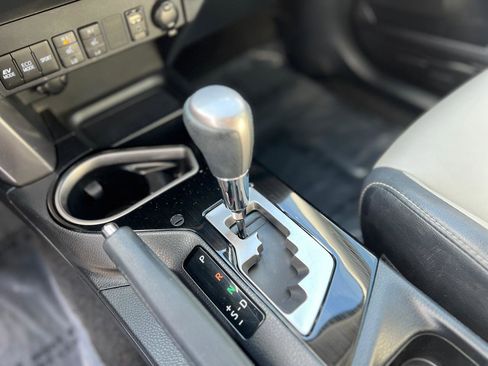 Used 2018 Toyota RAV4 Limited w/ Carpet Mat Package image 30