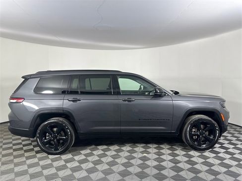 Certified 2024 Jeep Grand Cherokee L Limited w/ Black Appearance Package image 11