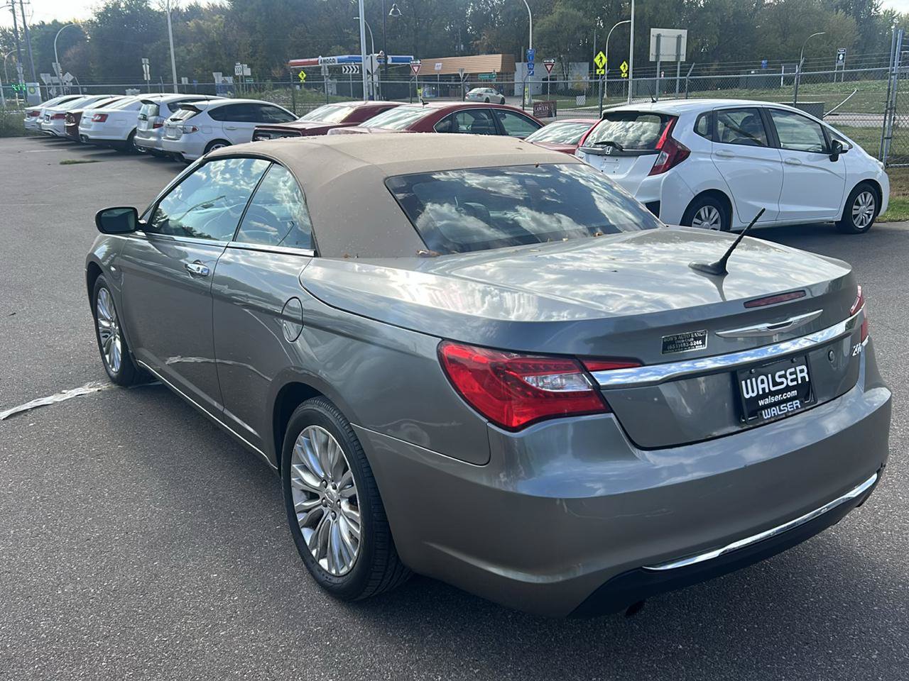 Used 2013 Chrysler 200 Limited FWD image 7