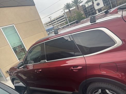 Used 2023 Kia Telluride EX w/ EX Captain's Chair Package image 8