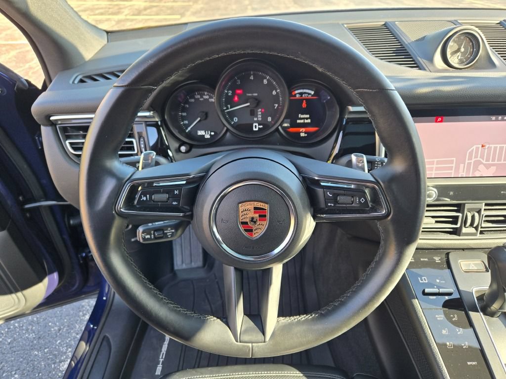 Certified 2024 Porsche Macan AWD/4WD image 30