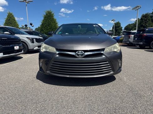 Used 2015 Toyota Camry LE FWD image 6