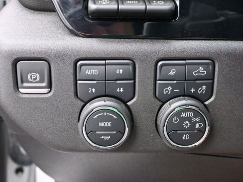 Used 2024 Chevrolet Silverado 1500 High Country w/ High Country Premium Package AWD/4WD image 20