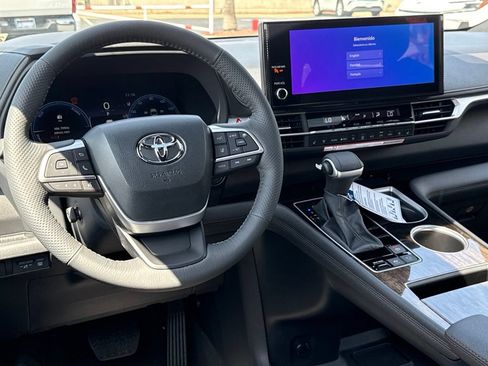 New 2026 Toyota Sienna Platinum AWD/4WD image 30
