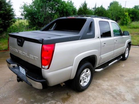 Used 2006 Chevrolet Avalanche Z66 w/ Sun And Sound Package RWD image 6