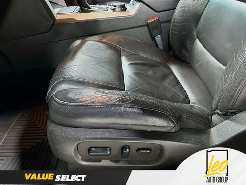 Used 2014 Ford Explorer XLT w/ Equipment Group 202A image 18