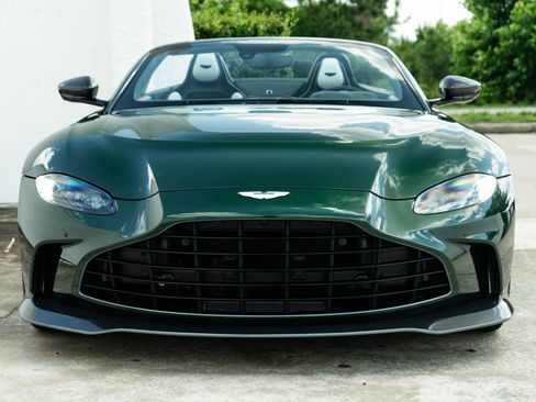 Used 2023 Aston Martin V12 Vantage Roadster RWD image 14