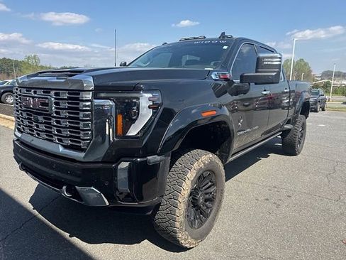 Used 2025 GMC Sierra 2500 Denali w/ Denali Reserve Package image 9