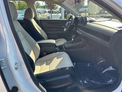 Used 2023 Honda CR-V LX image 17
