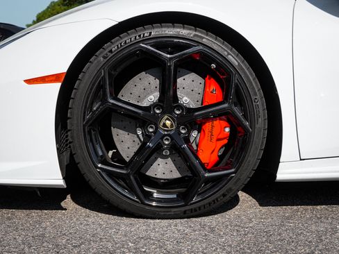 Used 2020 Lamborghini Huracan EVO AWD/4WD image 13