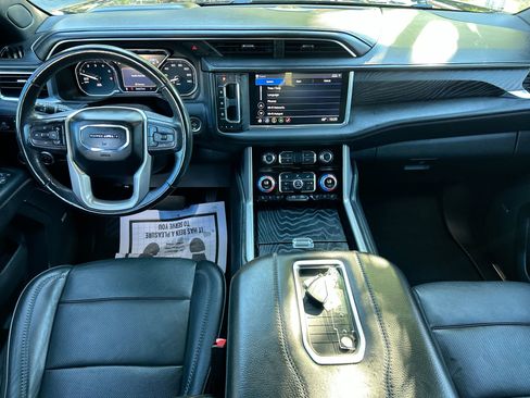 Used 2021 GMC Yukon XL Denali w/ Denali Ultimate Package image 18