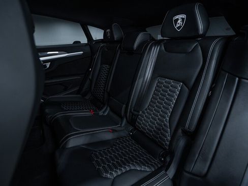 Used 2022 Lamborghini Urus AWD/4WD image 30