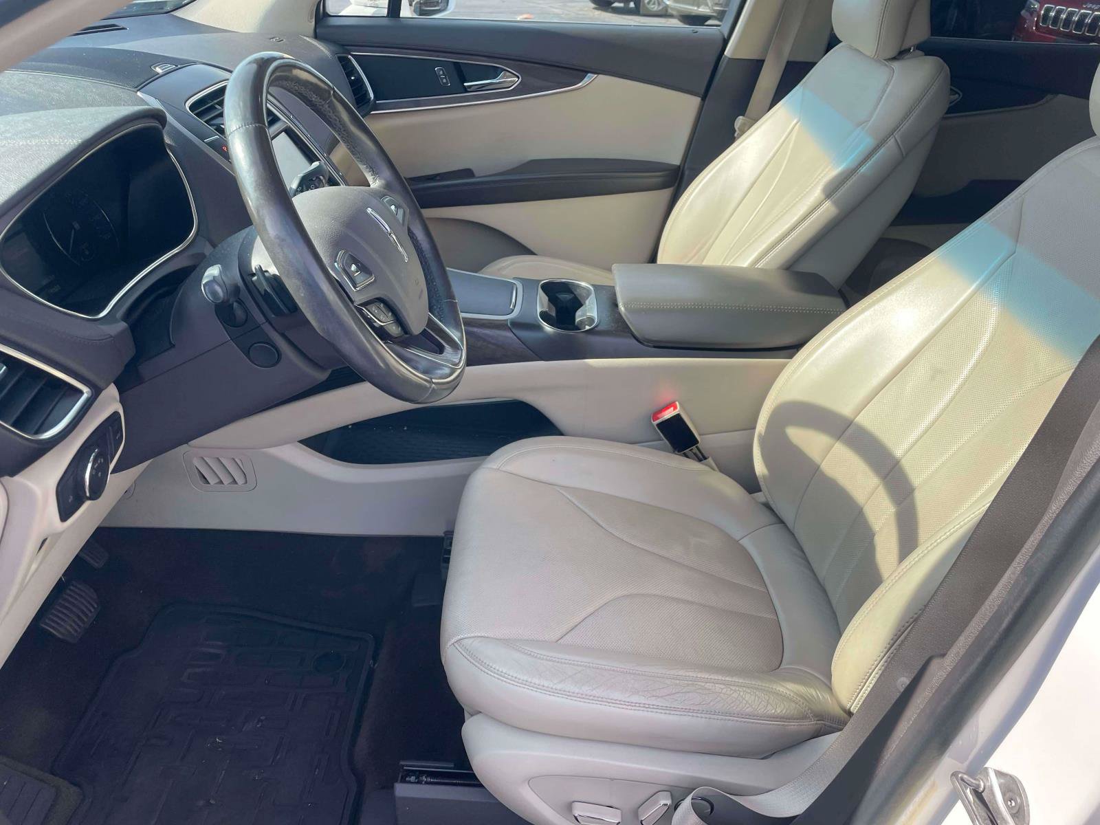 Used 2016 Lincoln MKX Reserve w/ Technology Package AWD/4WD image 14