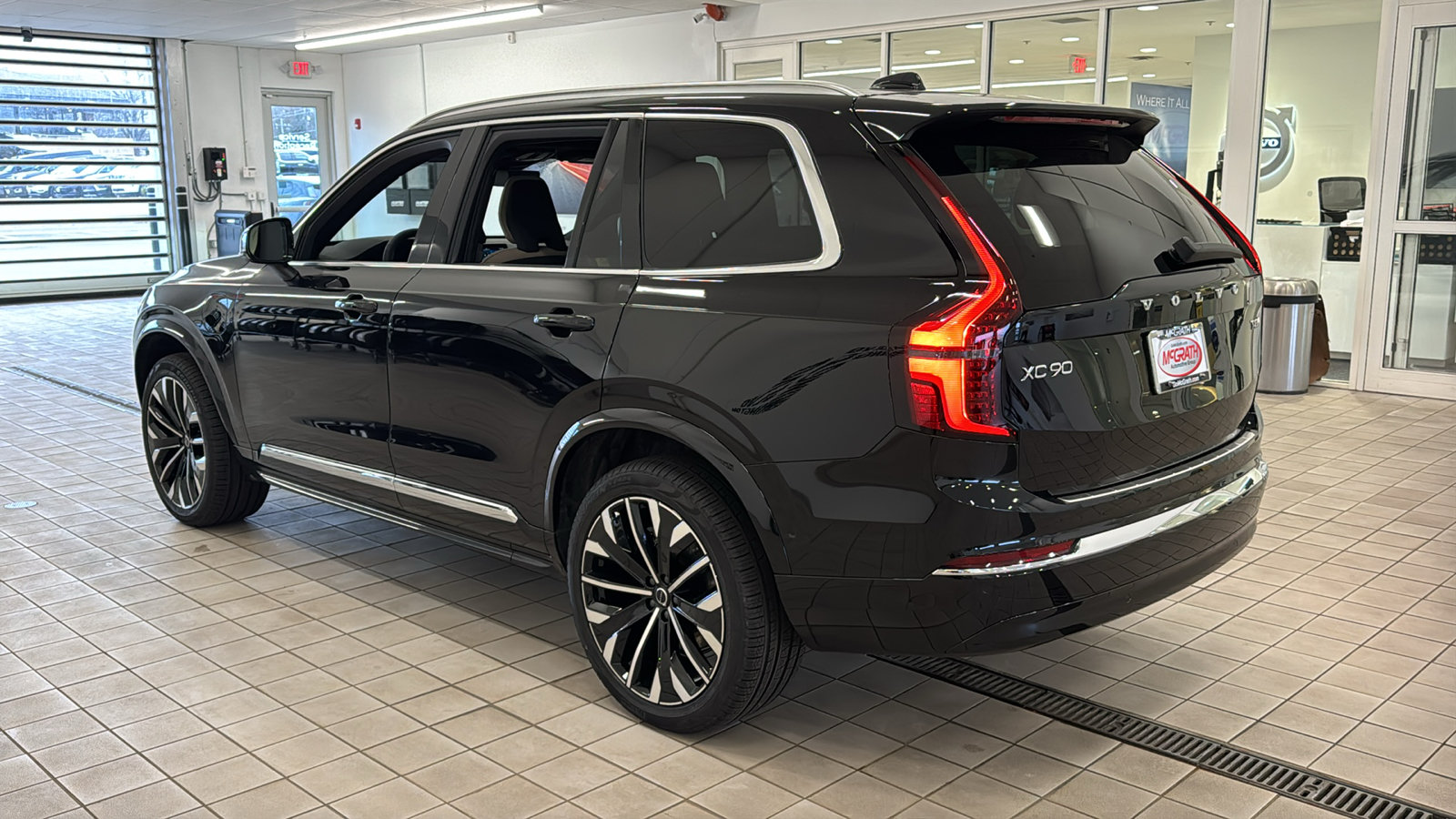 New 2026 Volvo XC90 T8 Plus w/ Protection Package Premier AWD/4WD image 7