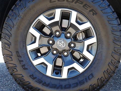 Used 2021 Toyota Tacoma TRD Off-Road w/ TRD Premium Off Road Package AWD/4WD image 66