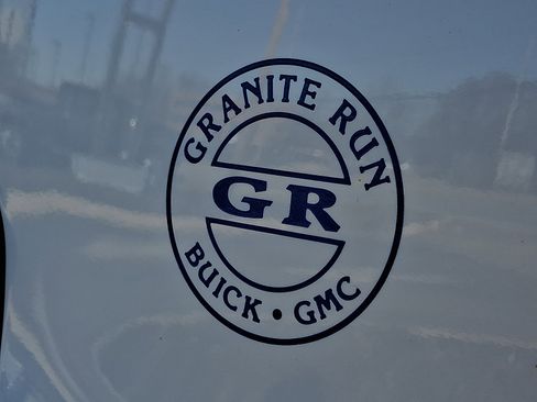 Used 2023 GMC Terrain SLE w/ Driver Convenience Package image 31