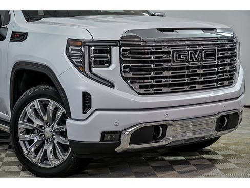 New 2026 GMC Sierra 1500 Denali w/ Denali Reserve Package AWD/4WD image 2