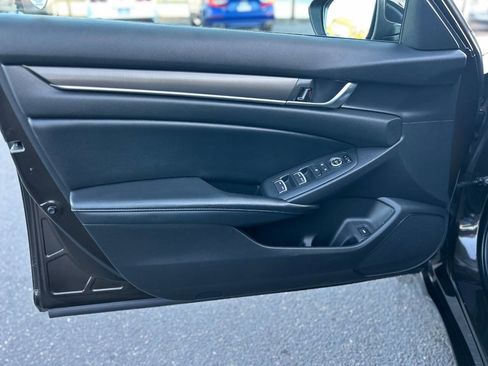 Used 2018 Honda Accord LX image 8