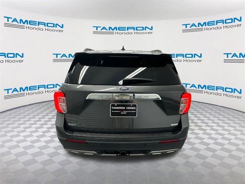 Used 2020 Ford Explorer XLT w/ Equipment Group 202A image 4