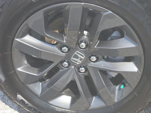 Certified 2025 Honda Ridgeline Sport image 9