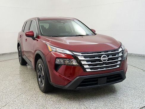 Used 2024 Nissan Rogue SV AWD/4WD image 8