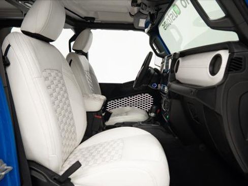 Used 2021 Jeep Gladiator Sport image 22