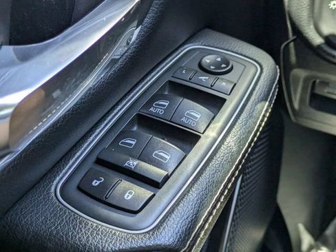 Used 2020 RAM 1500 Laramie AWD/4WD image 27