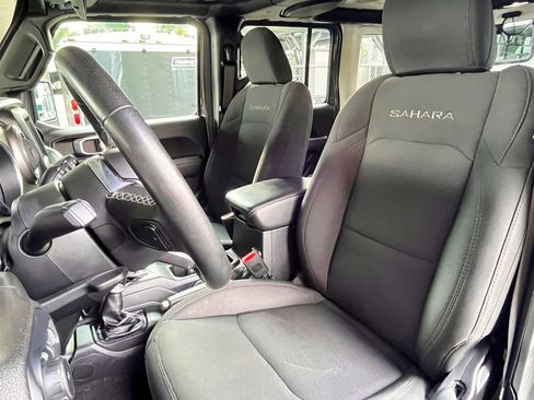 Used 2018 Jeep Wrangler Unlimited Sahara AWD/4WD image 18
