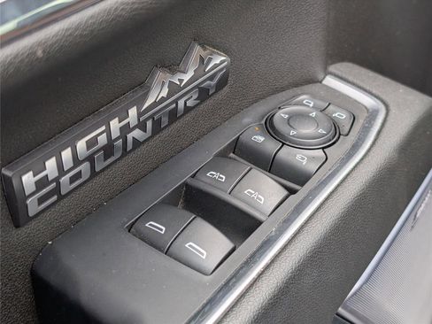 Used 2024 Chevrolet Silverado 1500 High Country w/ High Country Premium Package AWD/4WD image 17