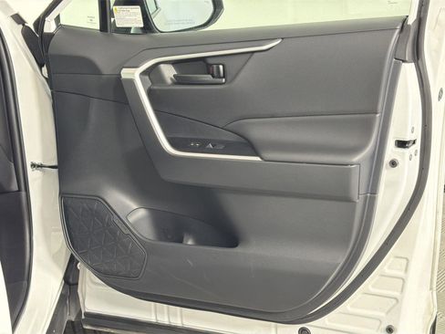 Used 2024 Toyota RAV4 LE image 32