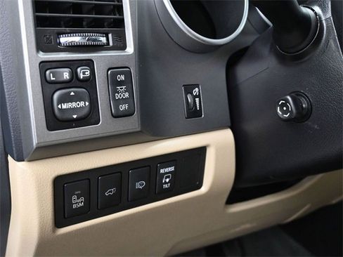 Used 2017 Toyota Sequoia Limited image 21