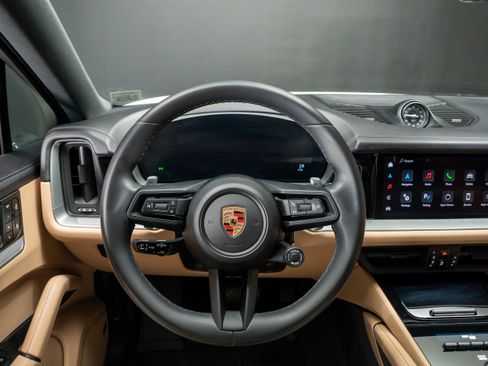 Certified 2024 Porsche Cayenne Coupe AWD/4WD image 22