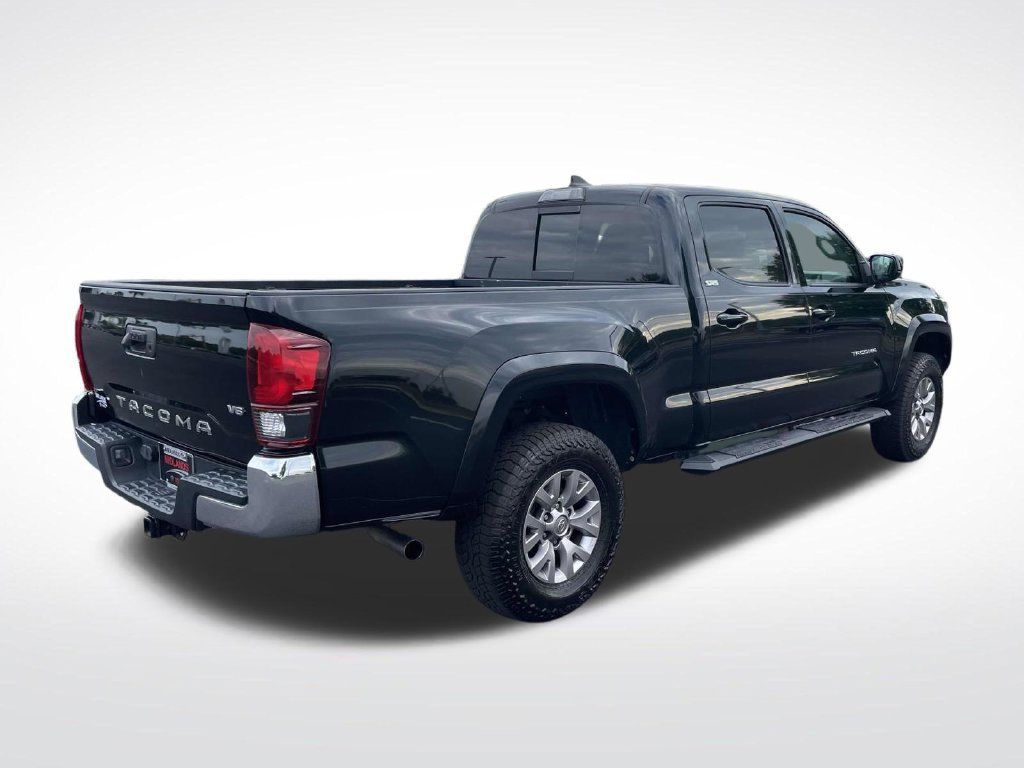 Used 2018 Toyota Tacoma SR5 RWD image 8
