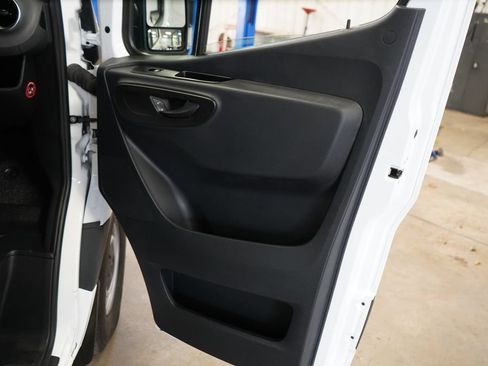 Used 2025 Mercedes-Benz Sprinter 2500 image 19