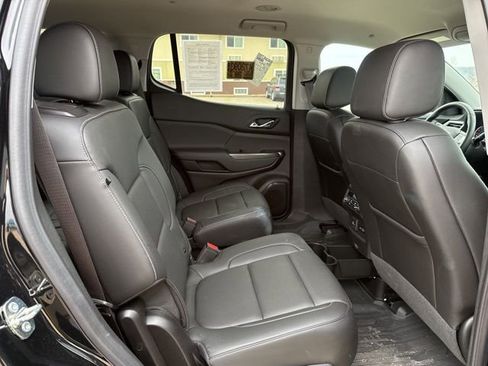 Used 2023 GMC Acadia SLT w/ Preferred Package image 21