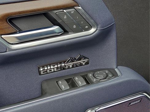Used 2025 Chevrolet Silverado 1500 High Country image 13