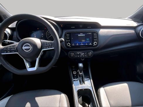 Certified 2024 Nissan Kicks SR w/ SR Premium Package FWD image 16