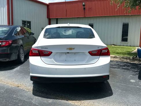 Used 2025 Chevrolet Malibu LT FWD image 3