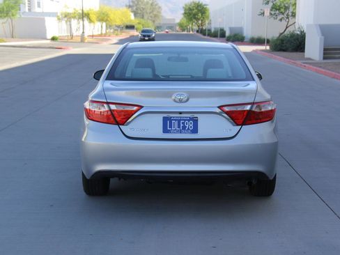 Used 2016 Toyota Camry LE image 9