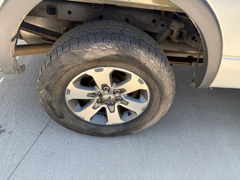 Used 2014 Ford F150 FX4 w/ Equipment Group 402A Luxury AWD/4WD image 52