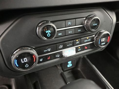 Used 2025 Ford Bronco Outer Banks image 17