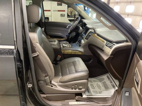 Used 2017 GMC Yukon XL Denali w/ Open Road Package image 4