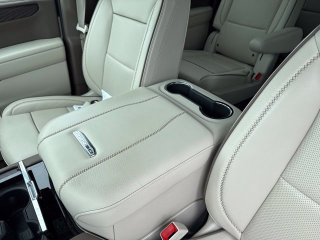 Used 2025 GMC Yukon XL Denali w/ Sun & Power Step Package AWD/4WD image 30