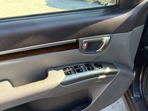 Used 2011 Hyundai Santa Fe GLS image 18