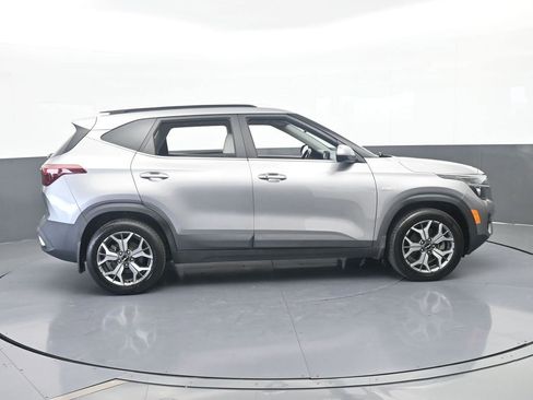 Used 2022 Kia Seltos EX AWD/4WD image 7