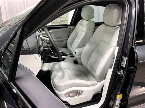 Used 2026 Porsche Macan S AWD/4WD image 7