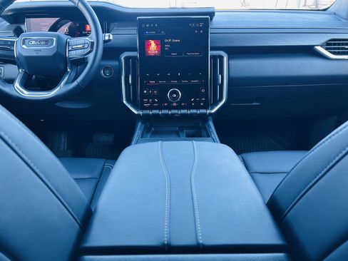 Used 2024 GMC Acadia Elevation w/ Black Edition image 28