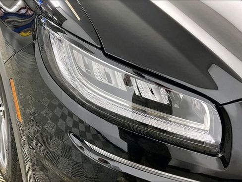 Used 2023 Lincoln Nautilus Reserve image 28